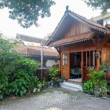 Готель Reddoorz Syariah Near Plengkung Gading 2 Джок'якарта Екстер'єр фото