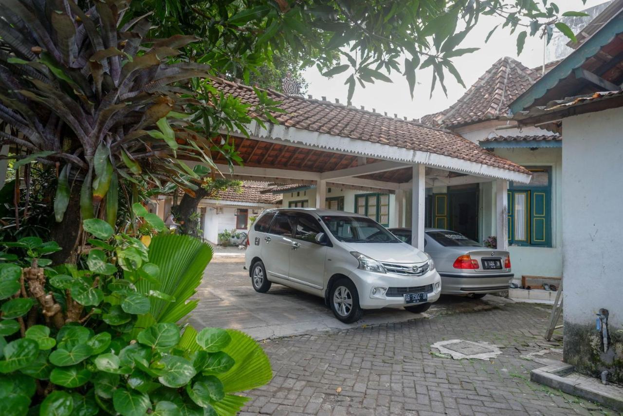 Готель Reddoorz Syariah Near Plengkung Gading 2 Джок'якарта Екстер'єр фото