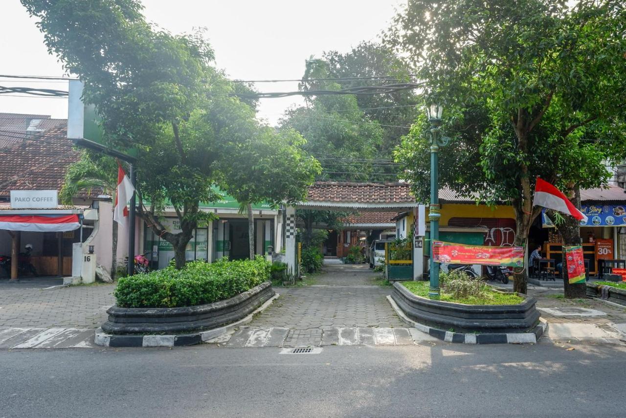 Готель Reddoorz Syariah Near Plengkung Gading 2 Джок'якарта Екстер'єр фото