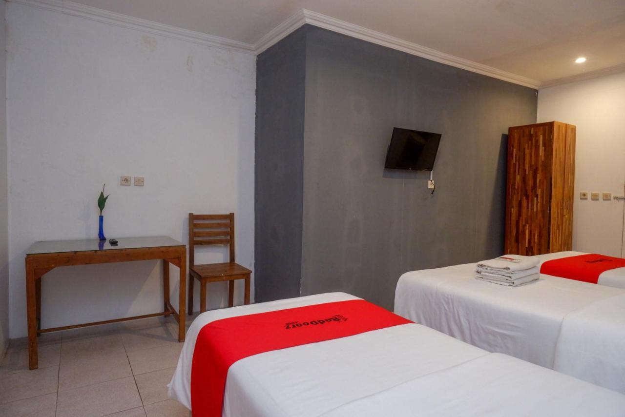 Готель Reddoorz Syariah Near Plengkung Gading 2 Джок'якарта Екстер'єр фото